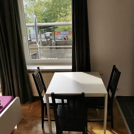 Apartment Suedliche Innenstadt- Mit Aufzug *